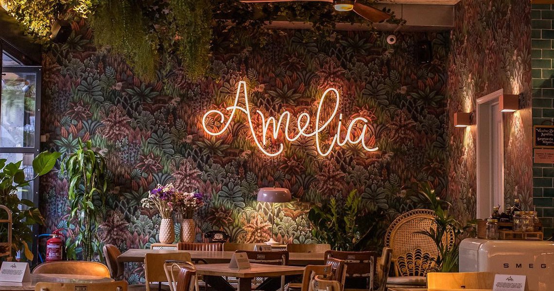 Order Amelia online. Take away or Delivery.<br>Free delivery on orders over 15€.